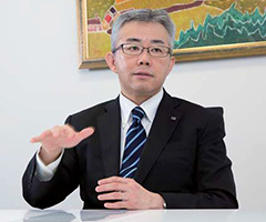 写真:執行役員 業務サポート本部付部長 内田氏
